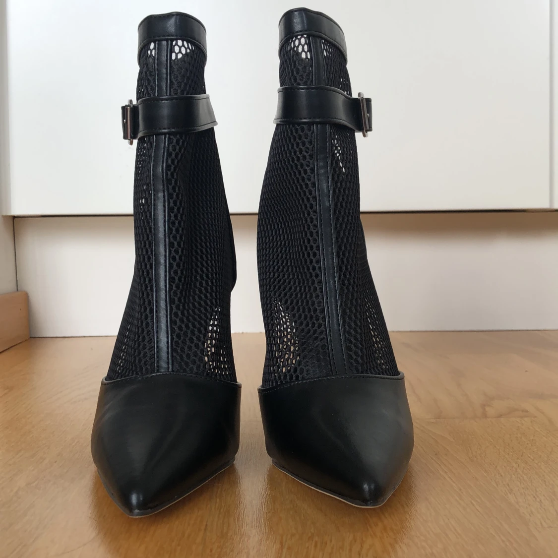 Högklackade skor - 90