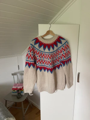 Stickad tröja HM  - Fint skick!  Stor i storleken enligt mig