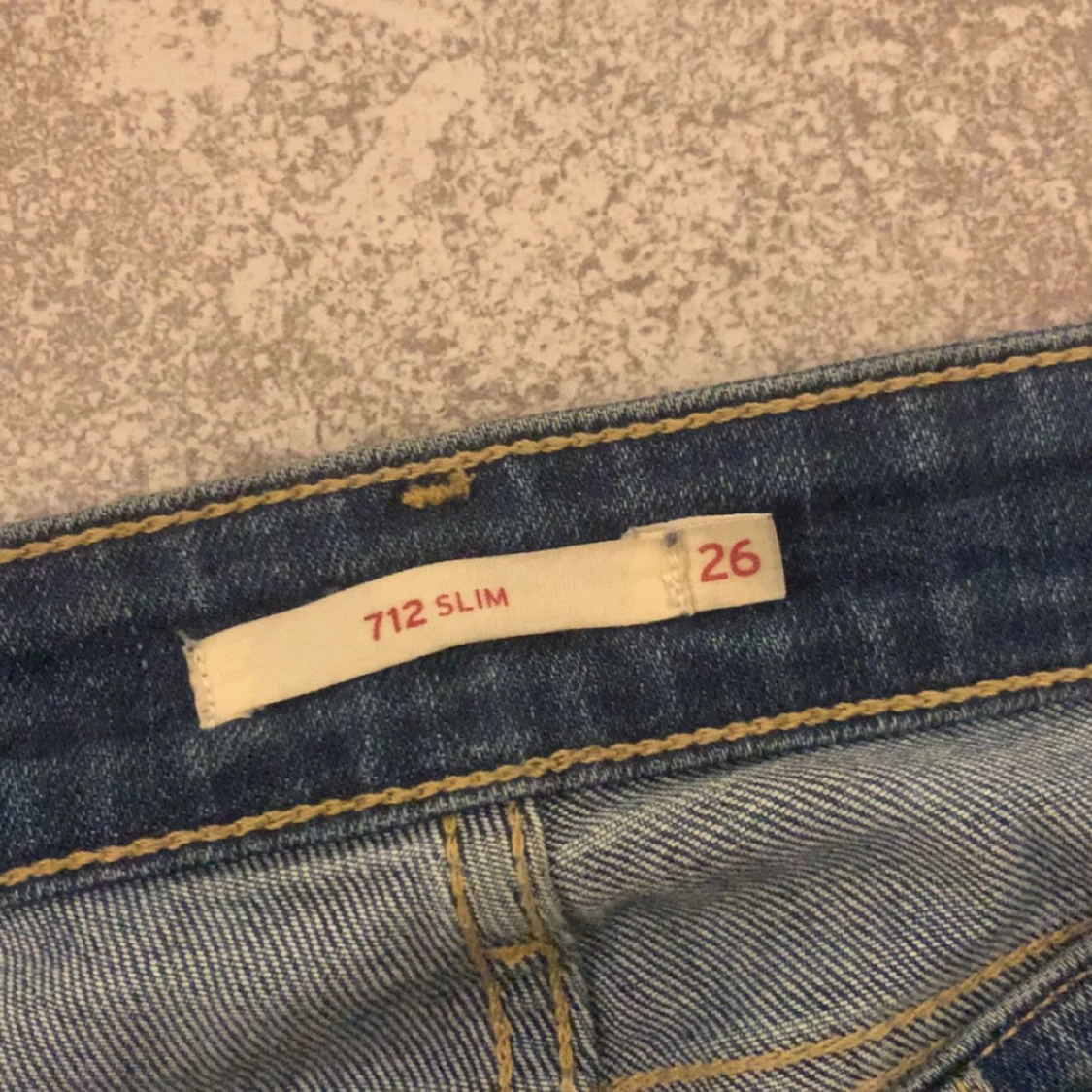 Blåa lågmidjande Levis jeans  - 91