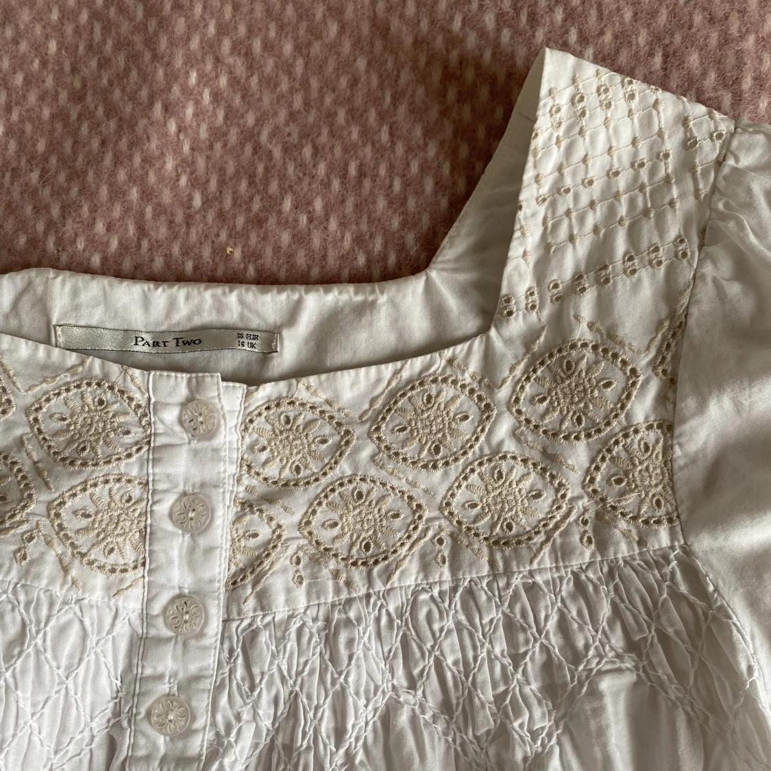 Vit blus från Part Two! - 90