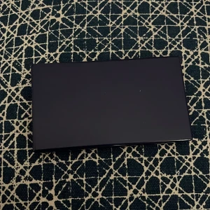 Contouring kit  - En Contouring kit som är lite använd men har fortfarande jätte mycket produkt kvar i den. Den är u ett bra skick. 