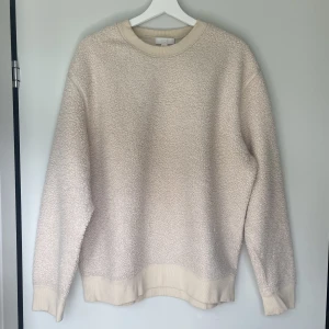 Cos tröja - Cos. Strlk M. Säljer pga använder ej. Nypris: 800kr