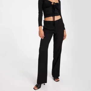 Kostymbyxor Nelly - Midwaist kostymbyxor från Nelly storlek 38 men skulle säga att de är mer som 40