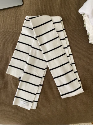 Halstuk - Fin tunn halsduk