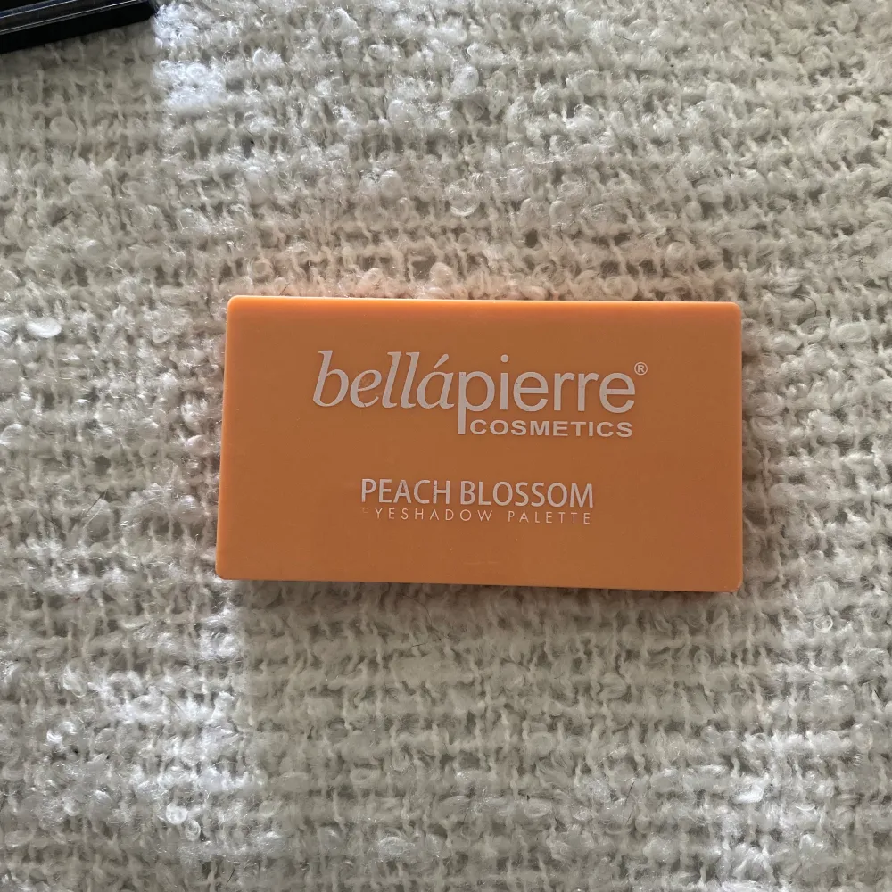 Säljer denna ögonskuggan från bellapierre cosmetics❤️50kr + frakt en ny går o köpa för 250❤️. Övrigt.