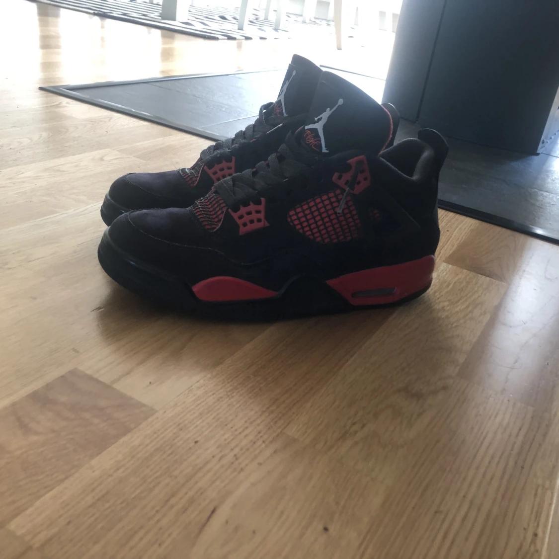 Jordan 4 red thunder (Crimson(