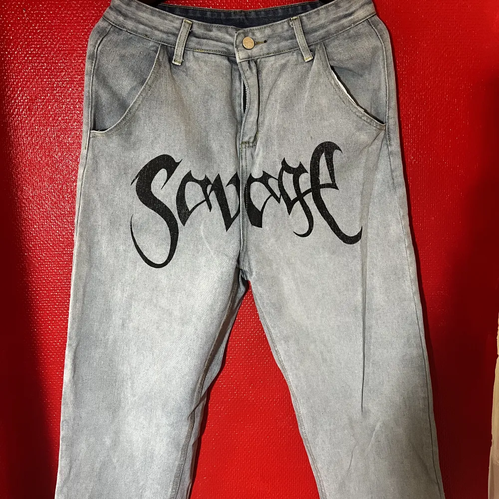 Savage skater baggy pants från Emmiol 👩‍🎤👩‍🎤👩‍🎤🛹. Jeans & Byxor.