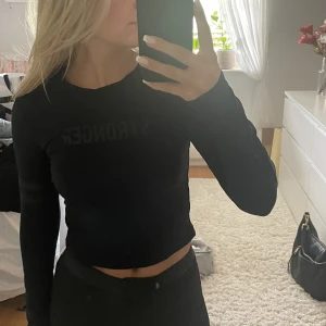 träningströja - croppad träningströja från stronger, strl xs