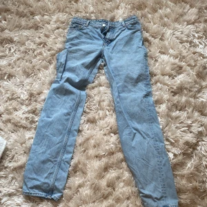 Jeans - Ljusblåajeans i fint skick men väl använda! 🩵