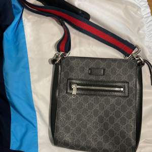 Gucci Messenger Bag 1:1 Bra skick  Pris kan diskuteras