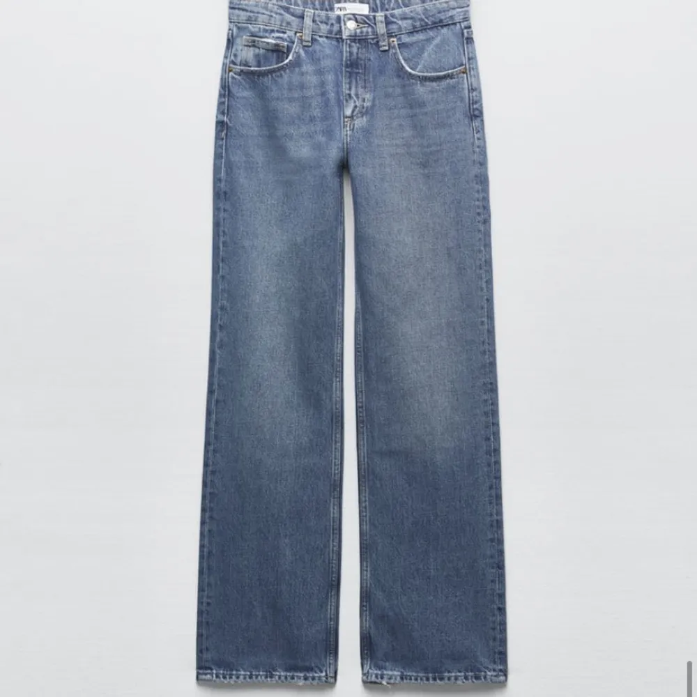 Supersnygga jeans från zara som tyvärr är försmå! Storlek 34. Jeans & Byxor.