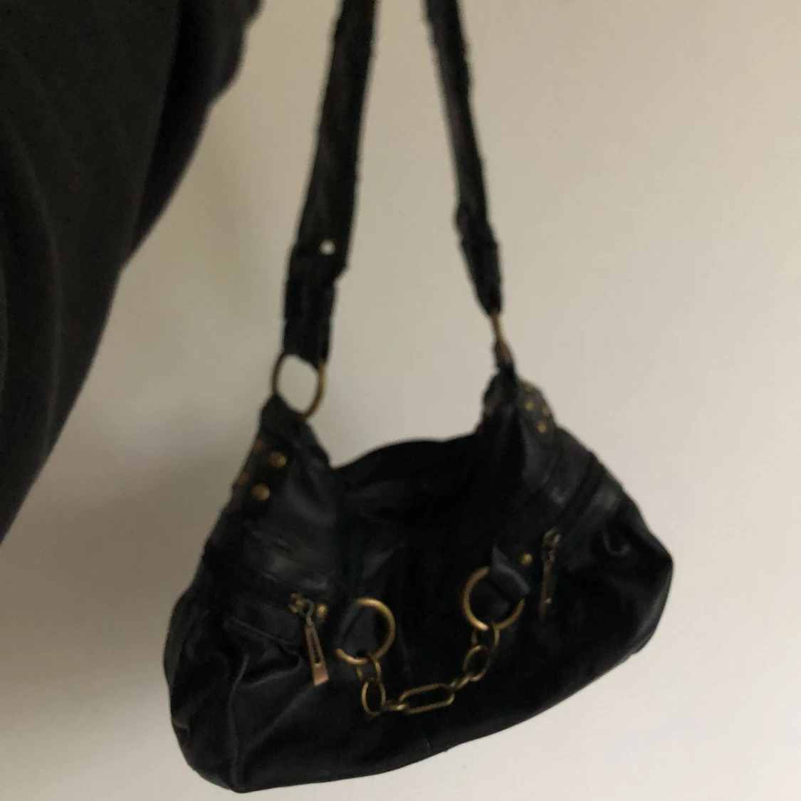 Svart axelväska 
