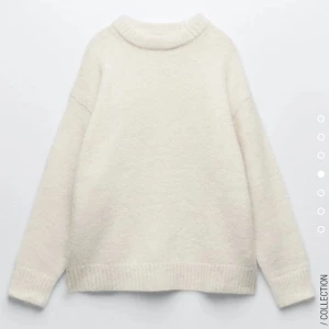 Stickad tröja - Säljer denna super fina tröja från zara! Använd fåtal gånger❣️Skriv vid funderingar! (Inga defekter)