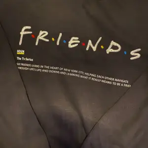 Friends tröja från H&M som aldrig används