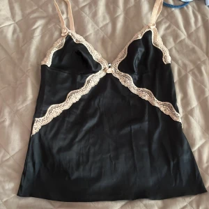 Linne - Linne med spets