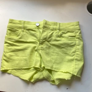 Shorts - Snygga, limegröna shorts! Storlek XXS typ. 