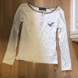 Farfarströja - Söt farfarströja med din detalj💕💕knappar på framsidan!