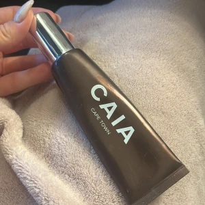 Caia bronzer cape town  - Säljer då jag inte använder den.