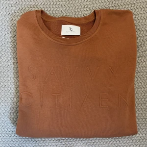 Sweatshirt  - Fin sweatshirt, helt oanvänd så toppskick!