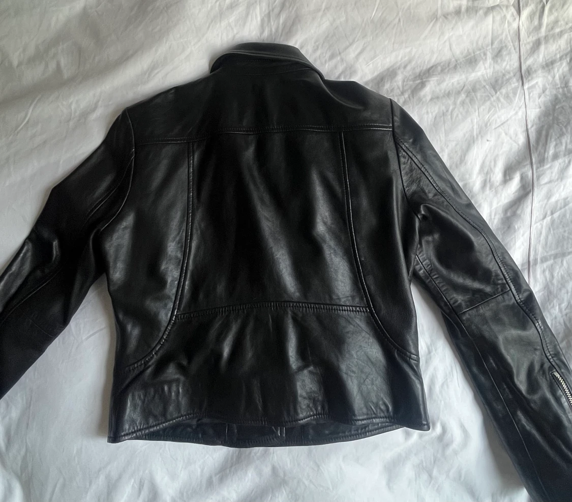 Sandro skinnjacka  - 90