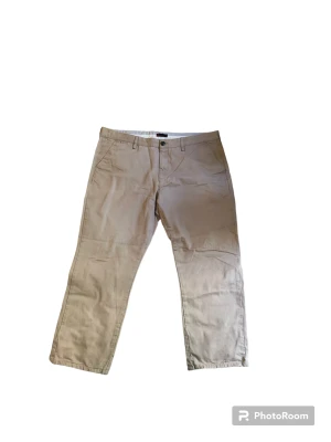 Chinos - Chinos byxor, beige, typ w40 L30. Fråga gärna frågor