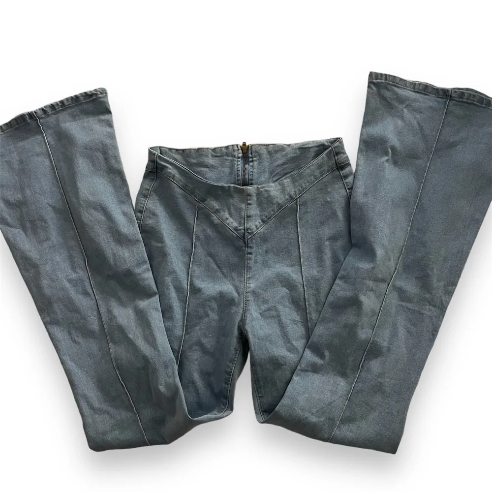 Skitsnygga y2k jeans, stretchiga, mid waist :). Jeans & Byxor.