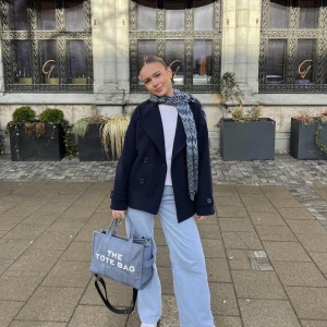 Design by Si kappa - Säljer min oanvända design by si kappa ”Gina” i storlek XS/S. Lappen kvar, säljer pga inte min stil!