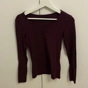 Lila långärmad - Lila långärmad tröja från newyorker, Aldrig använd. Stl M