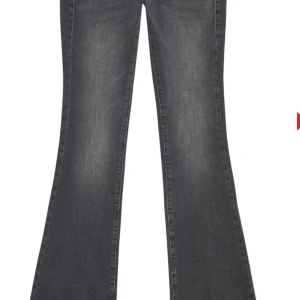 Diesel Jeans - Säljer mina diesel jeans för att dom inte kommer till användning längre! Köpta i julas och sparsamt använda!!💕Skriv om fler bilder💕