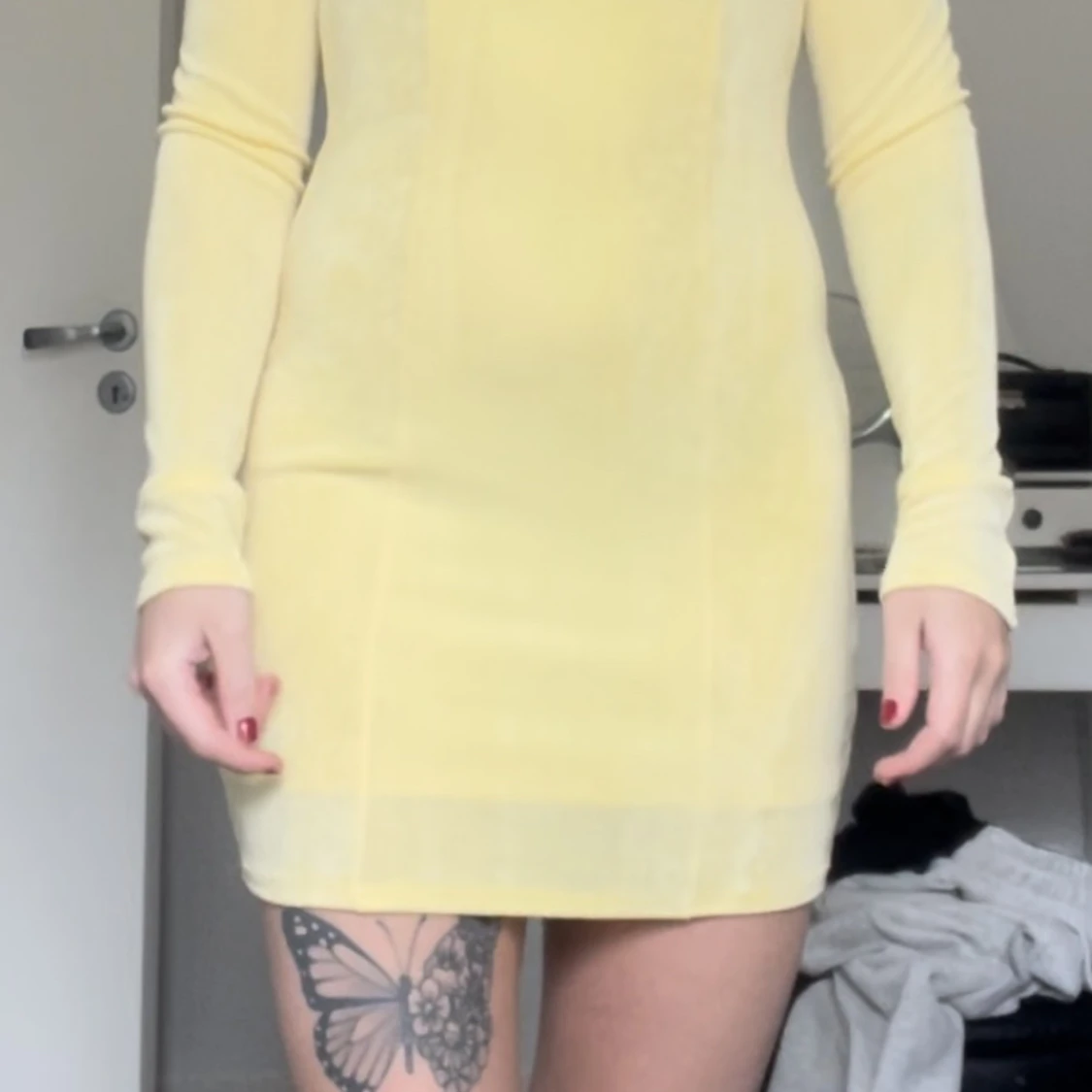 Oanvänd klänning  - 90