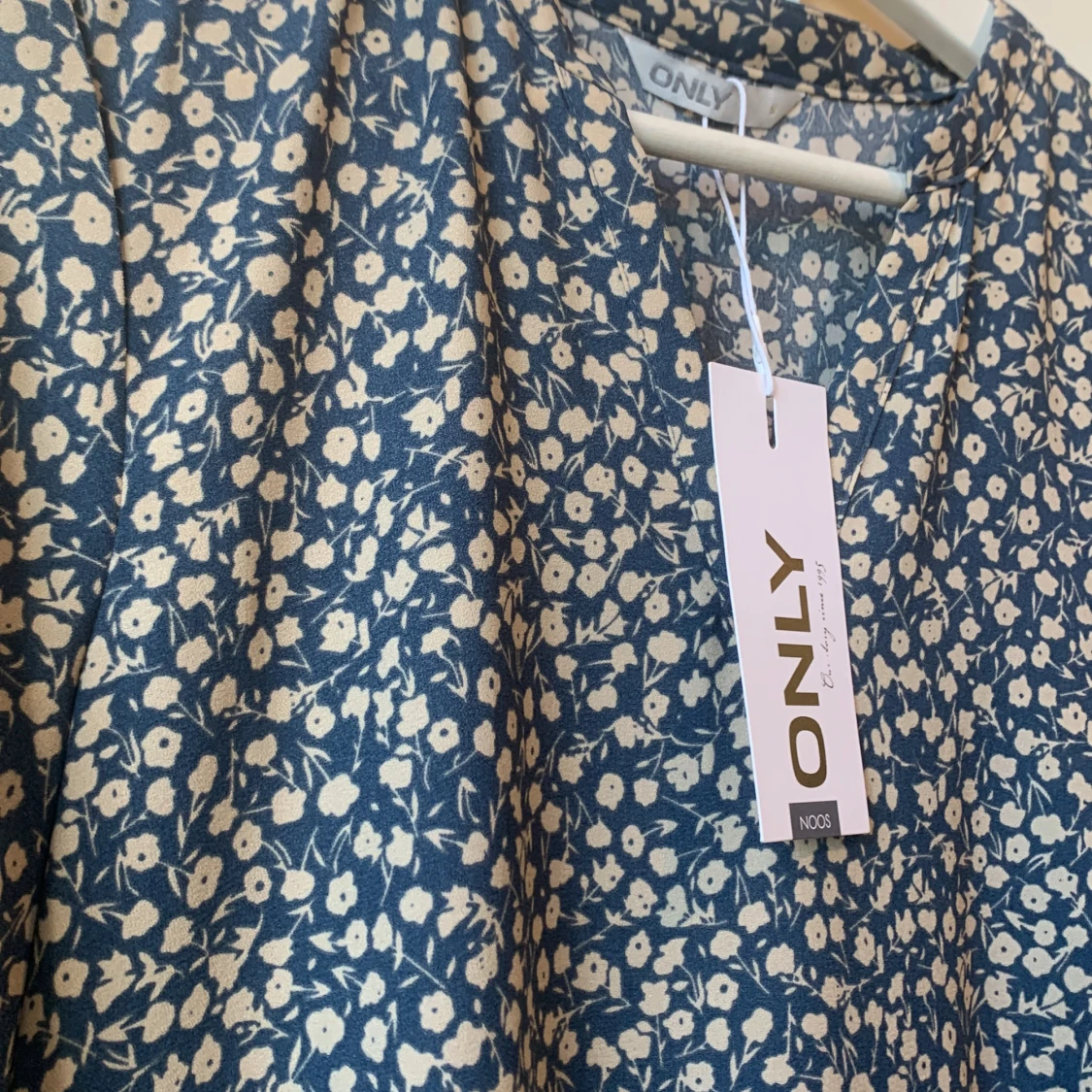 Blommig klänning - 91