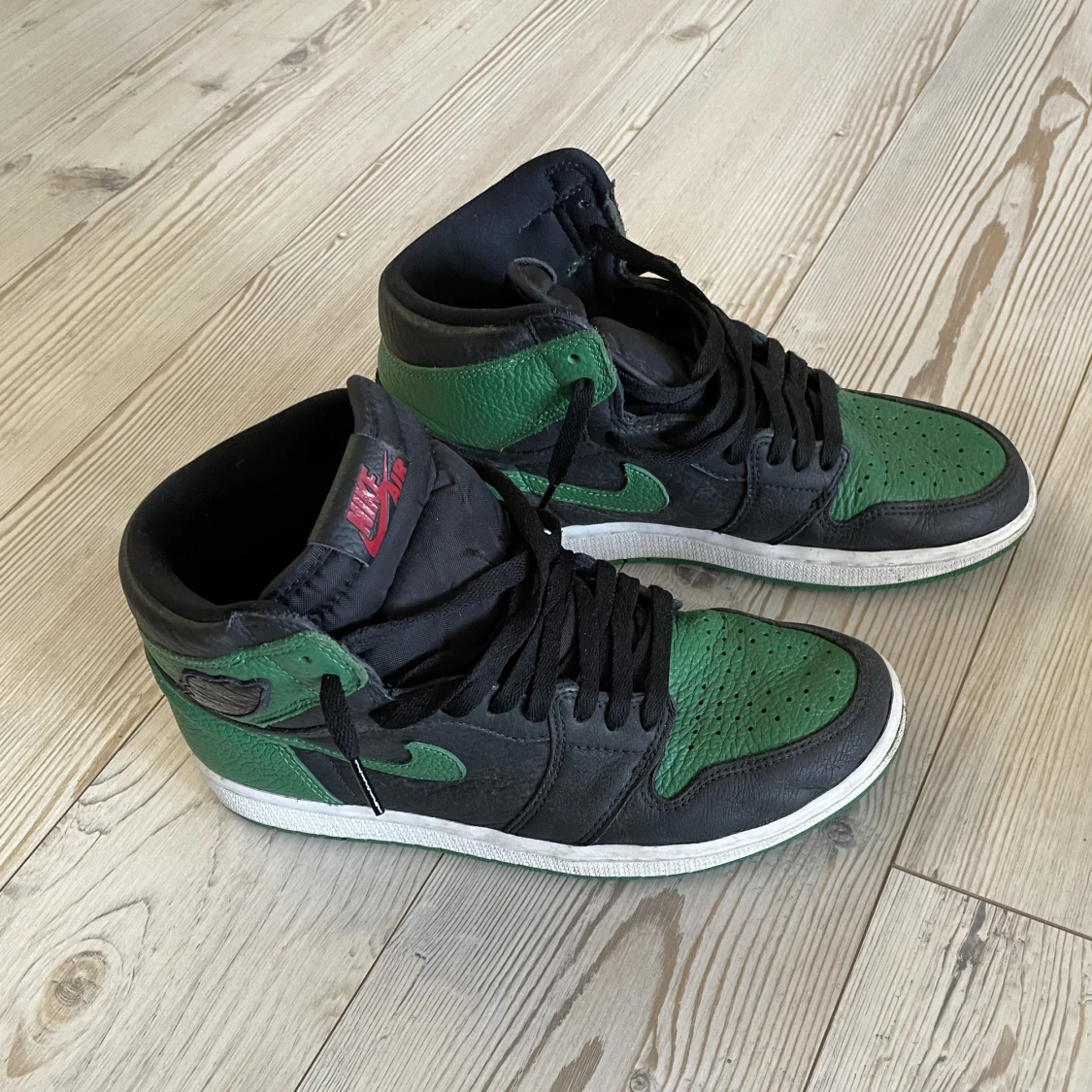 JORDAN 1 "PINE GREEN" HIGH - 91
