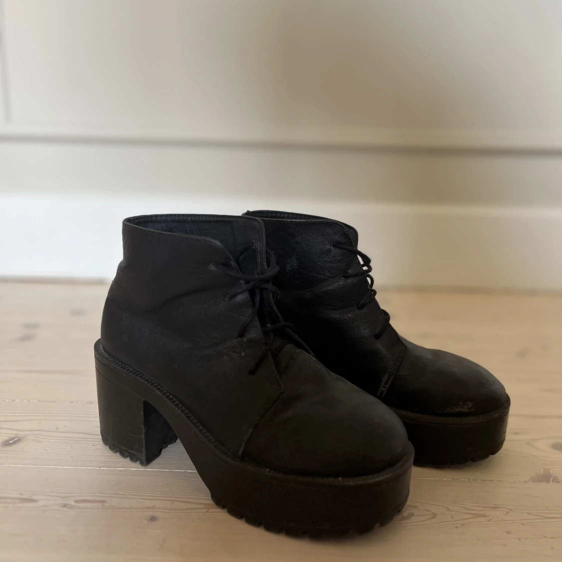 Svarta klackar  - 90