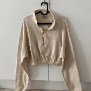 Tröja - Aldrig använd lappar kvar 🌸