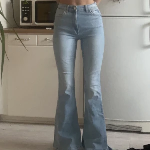 Bootcut jeans - Från Bershka i nyskick använda 1-2 ggr, 