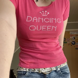 dancing queen - en dancing queen t shirt som är köpt i abba muséet i stockholm!🥰väldigt gullig och i storlek xs