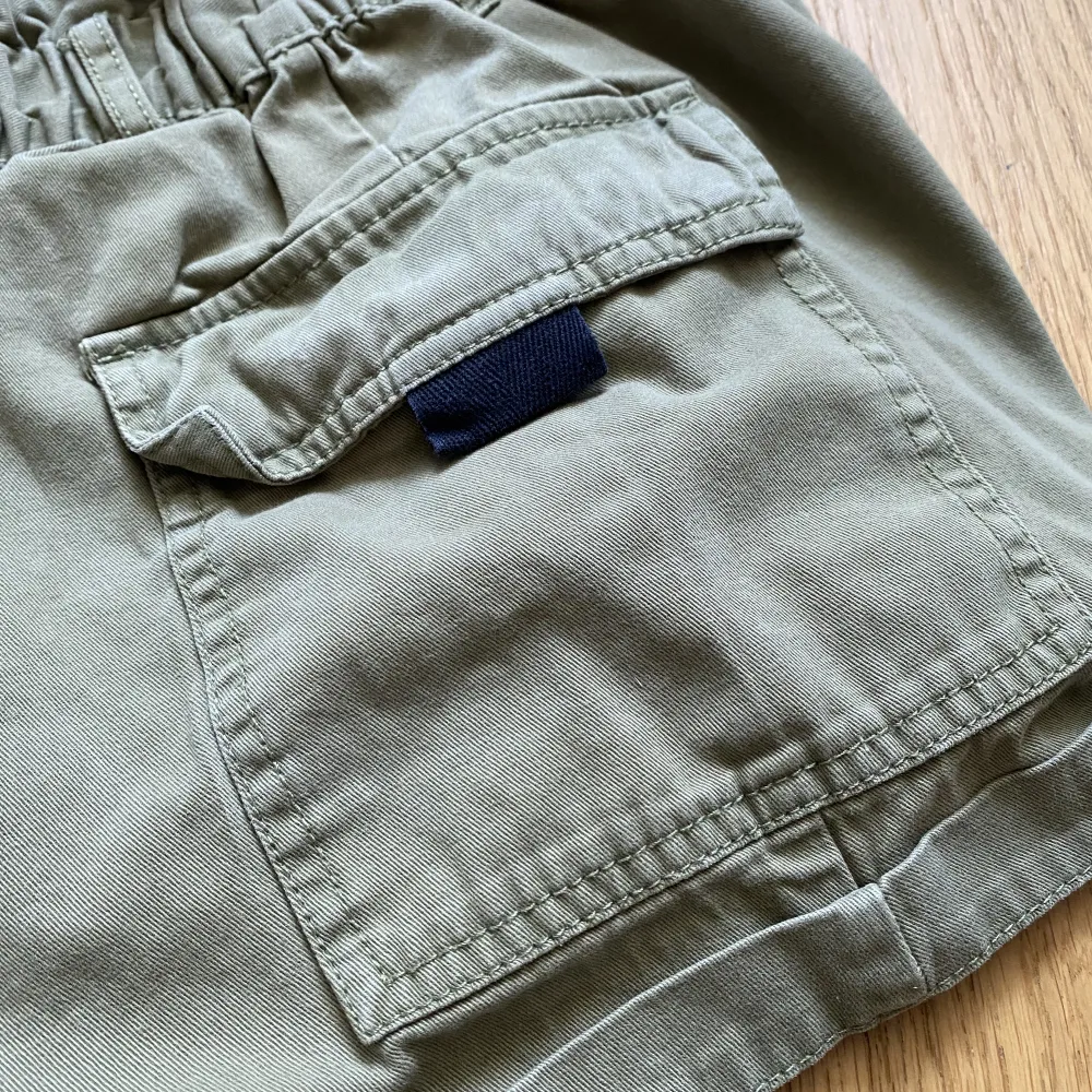 Army green H&M shorts. In good condition (no tears, they just don’t fit me anymore). High waisted. . Shorts.