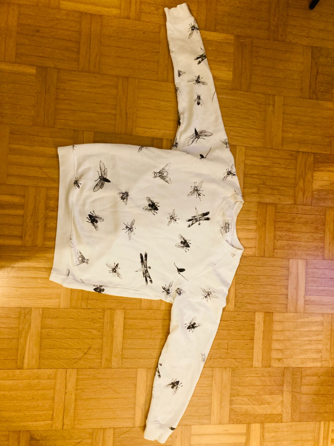 Tröja med insektstryck - 90