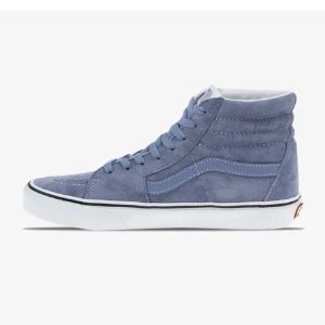 Vans skor - FRI FRAKT!!! Höga vans skor i modellen sk8-hi. Storlek 36 men passar också 37. Oanvända, mycket fint skick! Kolla min andra annons för fler bilder eller kontakta mig🙌🏽