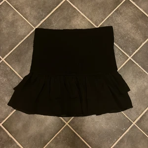 Ny Kjol från Nelly - Helt ny endast provad och tvättad