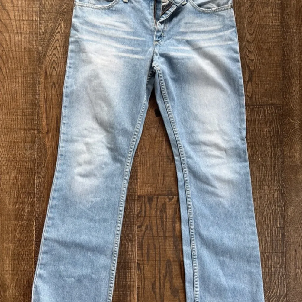 För små lee jeans för mig💗. Jeans & Byxor.