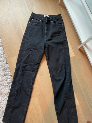 Svarta jeans  - Från nakd. Använda fåtal gånger