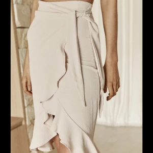 Kjol - Kjol från chiquelle storlek xs. Väldigt fint skick! Lika modell som på bild nr 1 fast svart💗