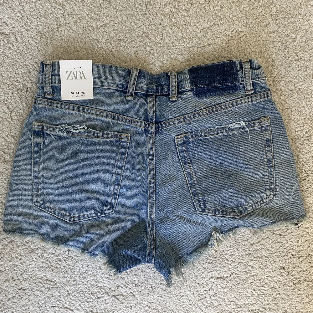 Helt nya jeans short som endast är testade💞Prislappen sitter kvar (Nypris 329. Shorts.