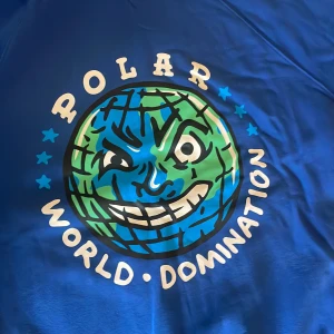 Polar Hoodie P.W.D - Polar World Domination Hoodie.   Bra skick, 8/10  För frågor, ta kontakt:)