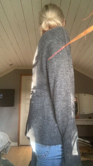 Stickad tröja - Jättefin stickad tröja