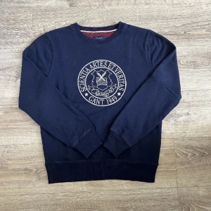 Gant tröja - Storlek s, väldigt bra skicka. Vid frågor skriv gärna.