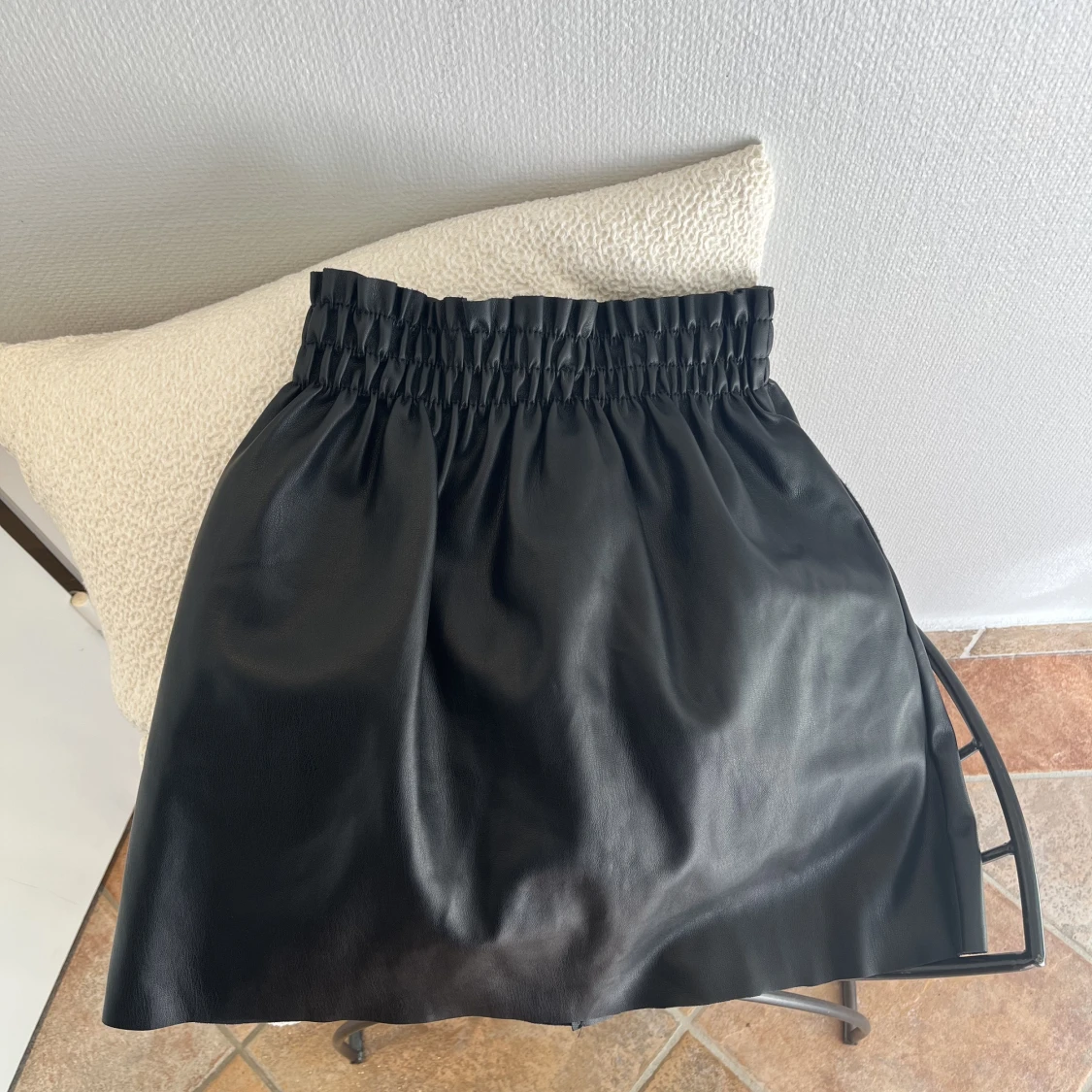 Skinnkjol från Zara med fickor - 90