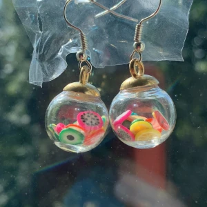 Örhänge  - Örhängen till salu 