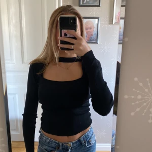 Zara tröja  - Detta är en fin långarmad tröja med ett väldigt skönt material. Tröja är från zara ! 